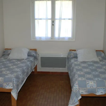 Avec Terrasse A Mane - 1 Chambre, 4 Personnes - Api-1-52-1673