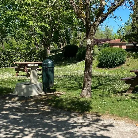 Avec Terrasse A Mane - 1 Chambre, 4 Personnes - Api-1-52-1673 Kamp alanı Sana