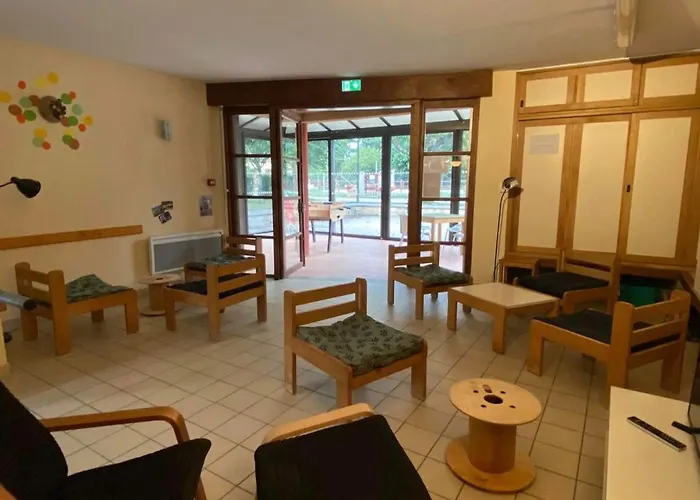 Avec Terrasse A Mane - 1 Chambre, 4 Personnes - Api-1-52-1673 * Sana